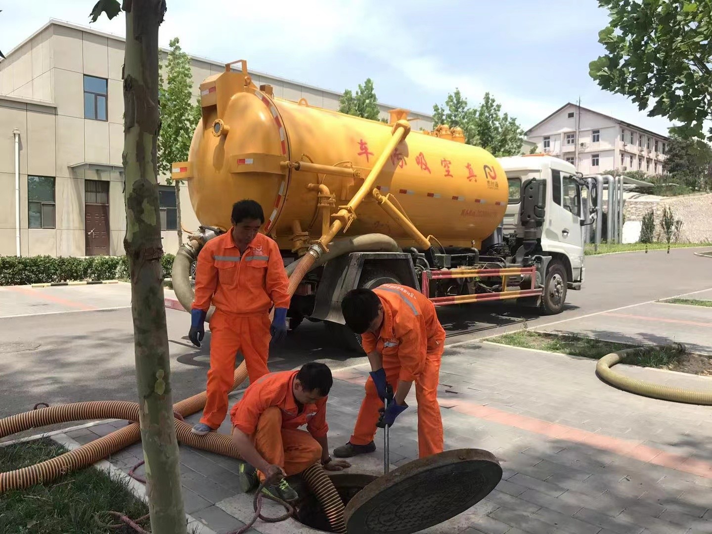 攸县化粪池清理与5-8吨吸粪车施工效率分析